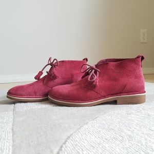 Red Suede Hush Puppies Chukka Booties Size 8 1/2